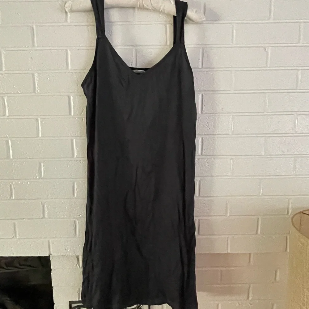 LBD 💅🏼 Black Lace Sleeveless Dress w/silk slip that could be worn on its own.EUC - Picture 11 of 13